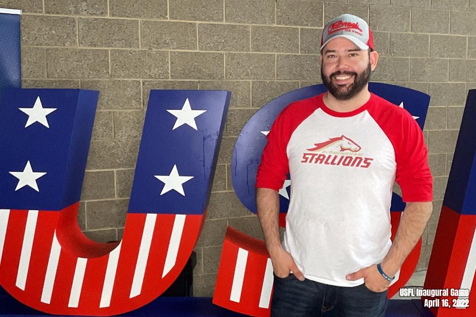 Roger Vazquez is among the USFL fans traveling from out of state for the inaugural playoffs on Saturday at Tom Benson Hall of Fame Stadium in Canton.