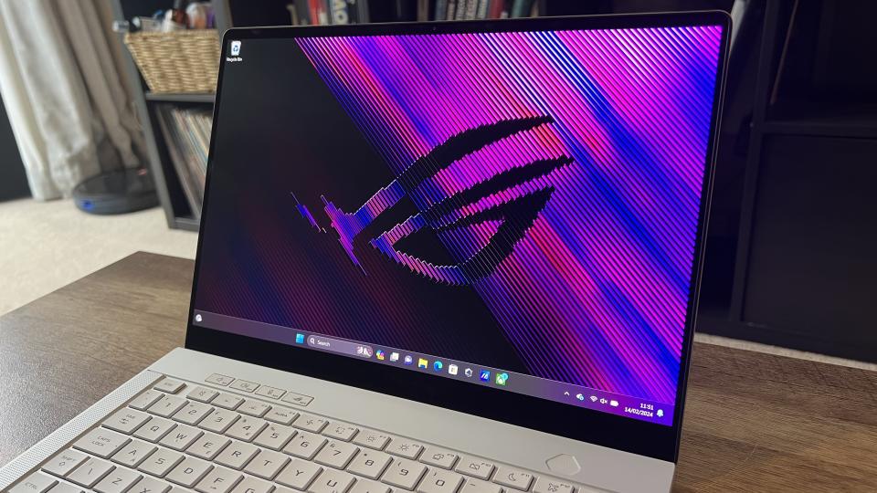 Asus ROG Zephyrus G14 screen close up showing desktop