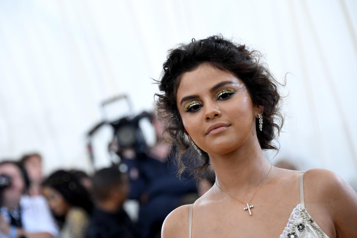 NEW YORK, NY - MAY 07:  Recording artist Selena Gomez attends the Heavenly Bodies: Fashion & The Catholic Imagination Costume Institute Gala at The Metropolitan Museum of Art on May 7, 2018 in New York City.  (Photo by Noam Galai/Getty Images for New York Magazine)