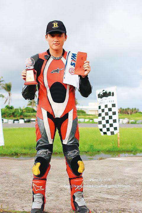 邵維倫宣揚騎士精神，2011年得到TSR賽車比賽年度冠軍。（邵維倫提供）