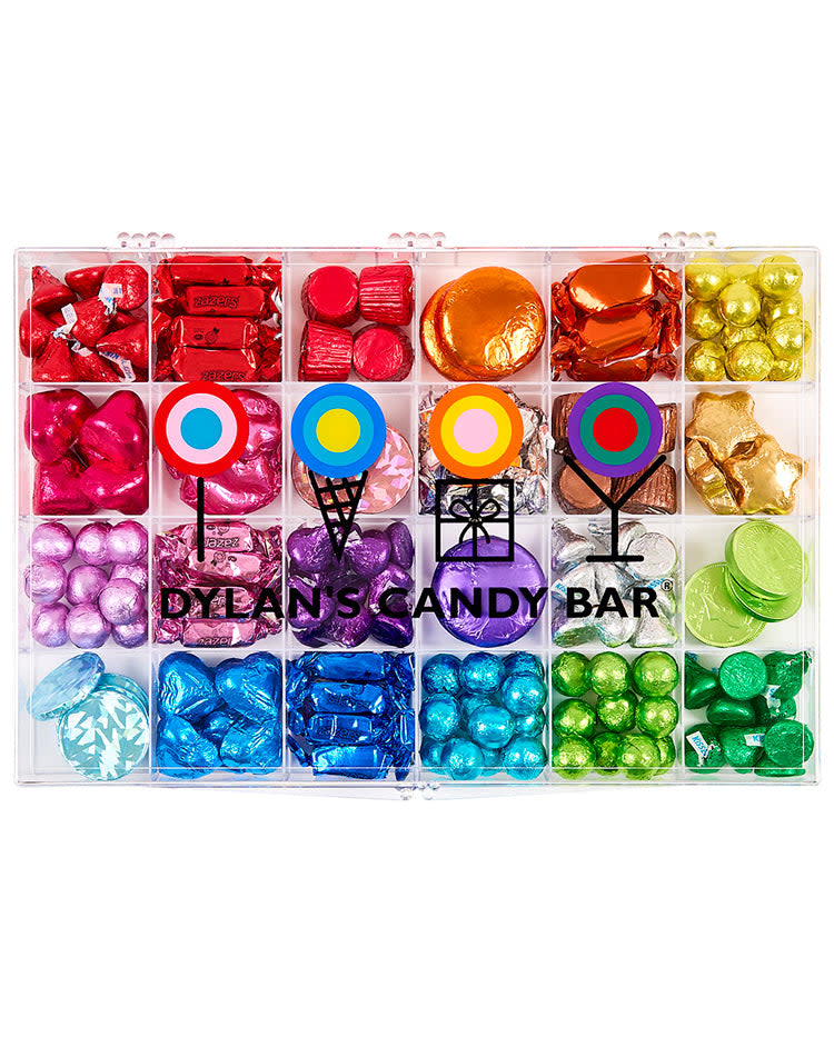 <p><a href="https://go.redirectingat.com?id=74968X1596630&url=https%3A%2F%2Fwww.dylanscandybar.com%2Fcollections%2Fvalentines-day%2Fproducts%2Fsparkling-sweets-xl-tackle-box-1&sref=https%3A%2F%2Fwww.thepioneerwoman.com%2Fholidays-celebrations%2Fgifts%2Fg38687296%2Fvalentines-day-gifts-for-mom%2F" rel="nofollow noopener" target="_blank" data-ylk="slk:Shop Now;elm:context_link;itc:0;sec:content-canvas" class="link ">Shop Now</a></p><p>Sparkling Sweets XL Tackle Box</p><p>dylanscandybar.com</p><p>$100.00</p><span class="copyright">Dylan's Candy Bar</span>