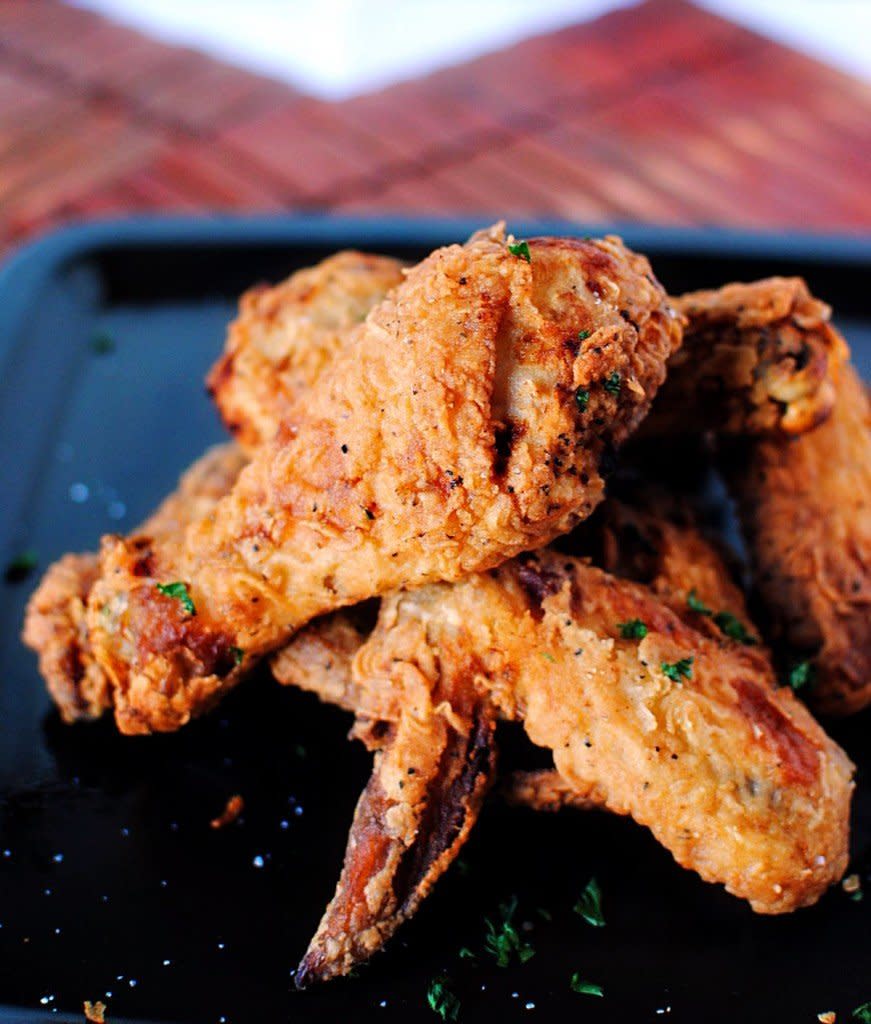 <strong>Get the <a href="http://passthesushi.com/kiss-the-cook-for-thomas-kellers-ad-hoc-fried-chicken/" target="_blank">Thomas Keller’s Ad Hoc Fried Chicken recipe</a> by Pass The Sushi</strong>