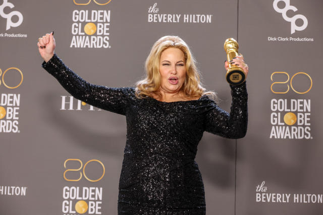 Jennifer Coolidge and The White Lotus were recognised at the Golden Globes 2023. (LA Times/Getty)