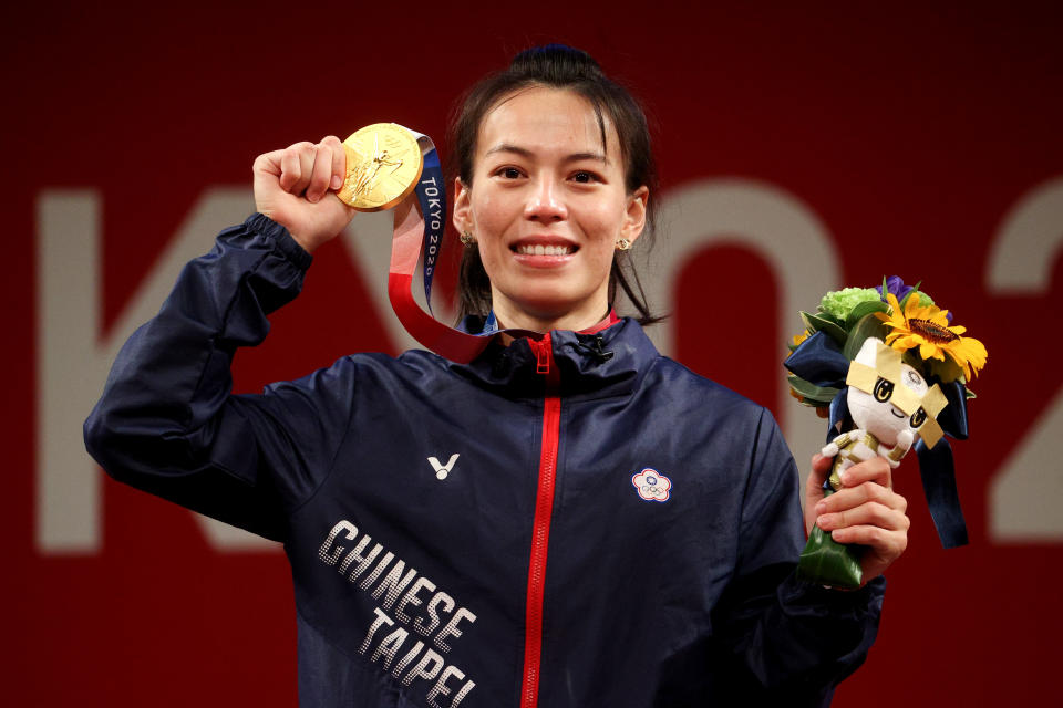 郭婞淳於東京奧運舉重女子59公斤級摘金。(Photo by Chris Graythen/Getty Images)