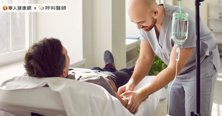 急性腸胃炎患者通常不需要就診打點滴，但若有噁心、嘔吐症狀，甚至完全不能喝水，一喝水就想吐，在這樣的情況下，注射點滴補充流失水分，的確會感覺比較舒服。