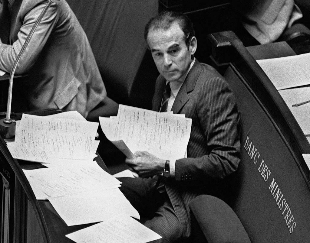 Robert Badinter à l’Assemblée nationale le 17 septembre 1981, lors des débats pour l’abolition de la peine de mort. L’ancien Garde des Sceaux est décédé le 9 février 2024, à l’âge de 95 ans. 