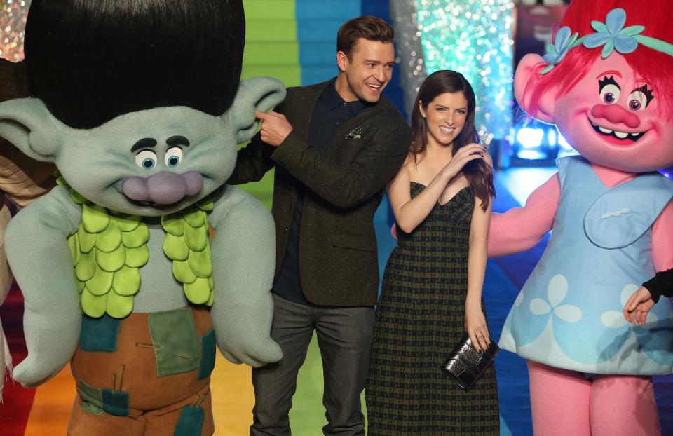 Los actores Anna Kendrick (derecha) y Justin Timberlake protagonistas de la película "Trolls" lograron un gran éxito con la cinta que se estrenó en 2016 y más tarde se convertiría en una franquicia.(Getty Images)