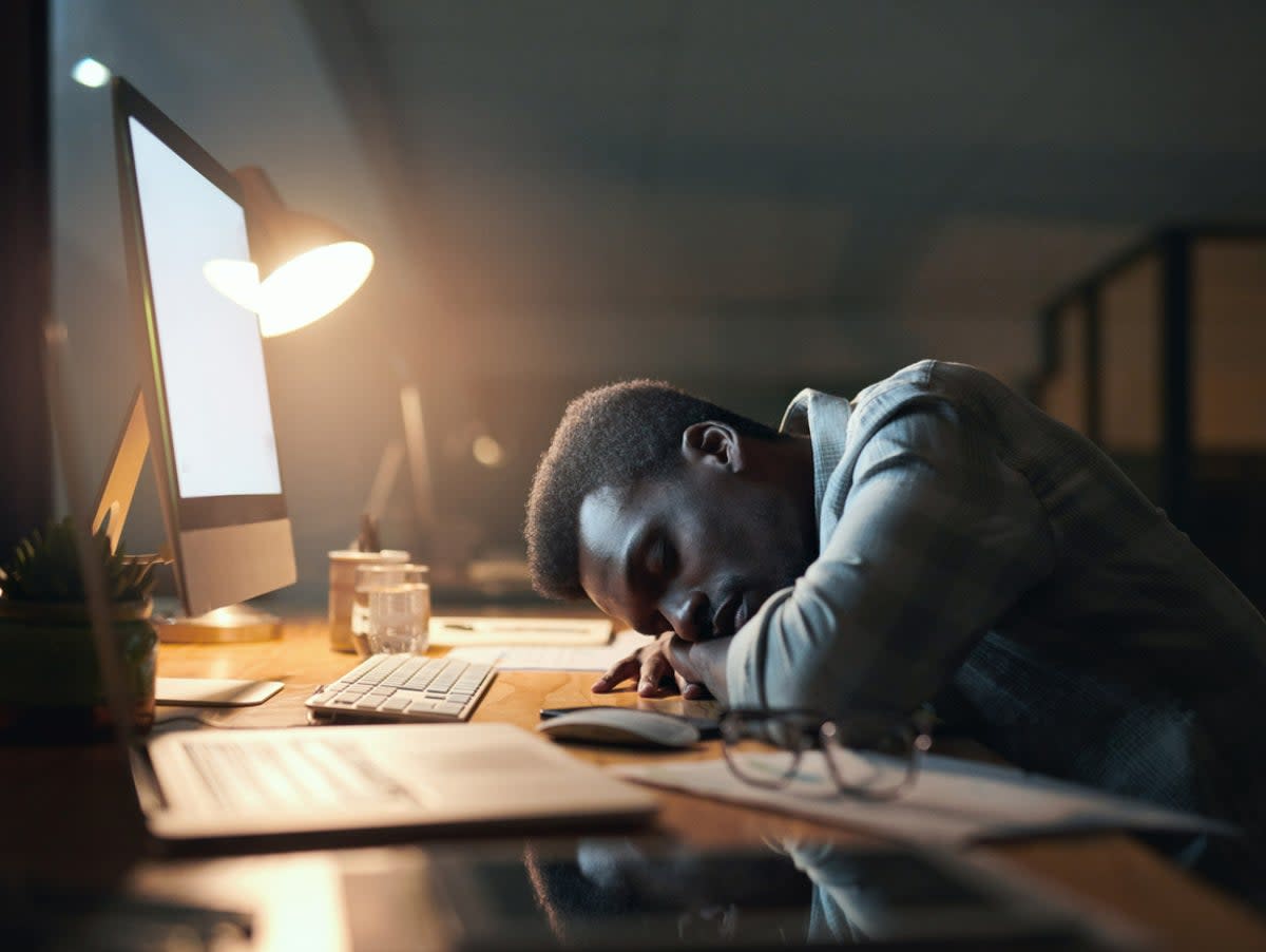 ¿Por qué los ‘millennials’ son adictos al trabajo? (Getty)