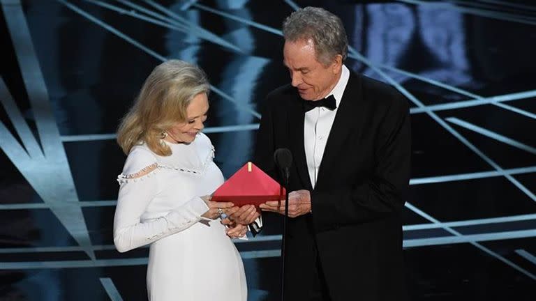 Faye Dunaway y Warren Beatty, protagonistas de un error que pasará a la historia