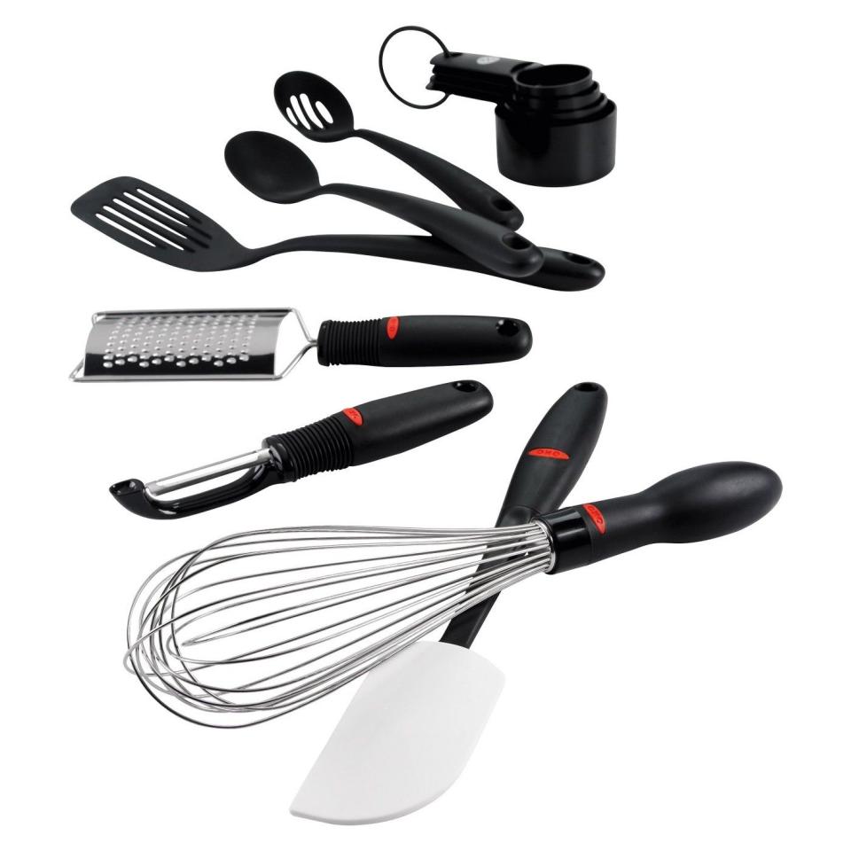 23) OXO 17-Piece Culinary and Utensil Set