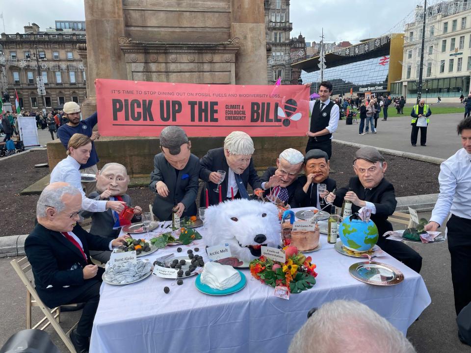 World leaders tuck into some climate change dishes (Louise Boyle)