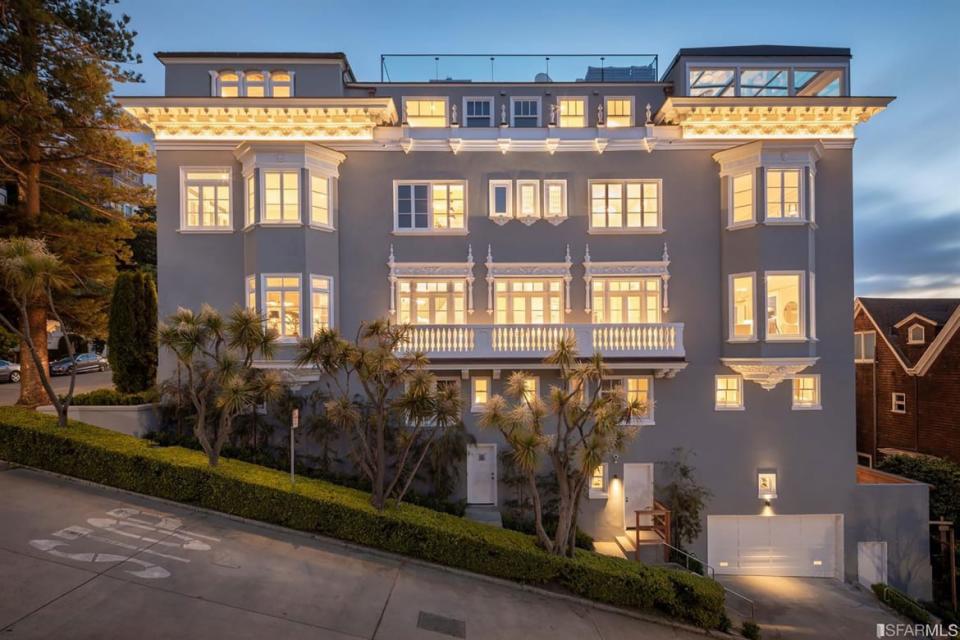 <div class="inline-image__caption"><p>We’re not saying that making it in high society San Francisco is all about appearances, but if it was, you would definitely be a frontrunner with this beauty to come home to every night.</p></div> <div class="inline-image__credit">Trulia</div>