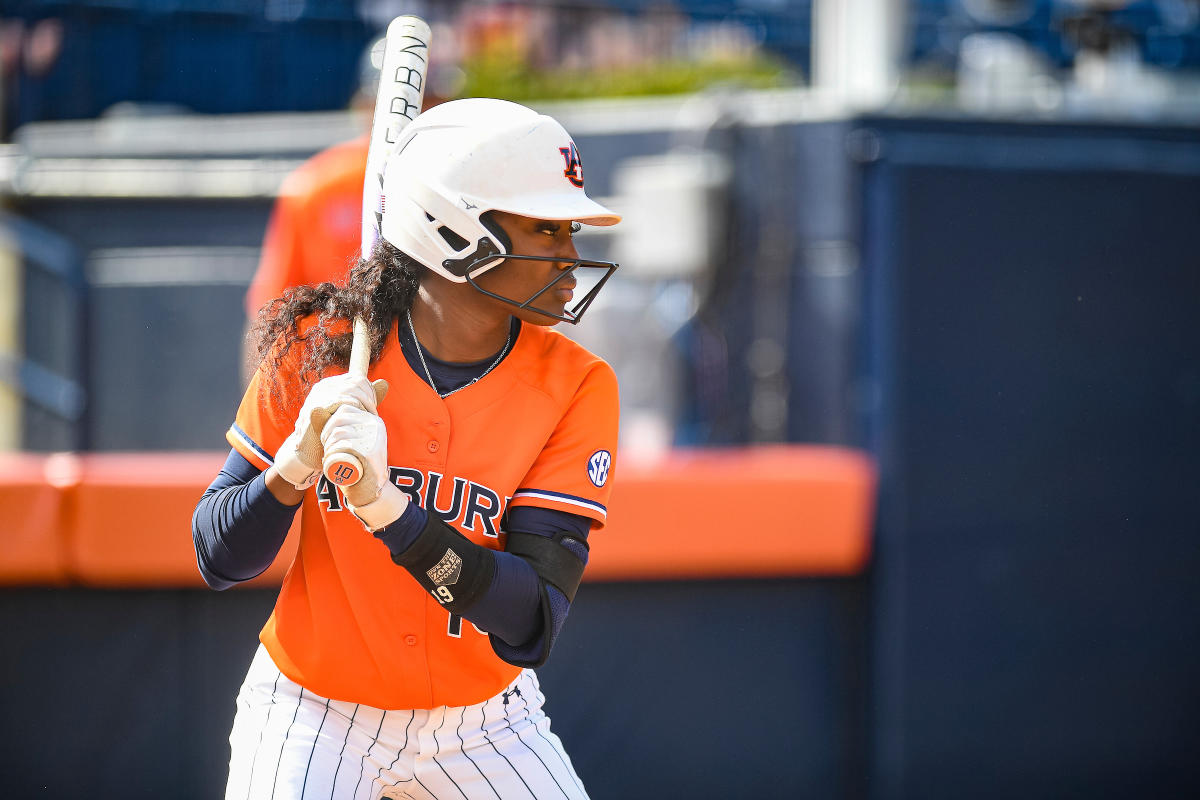 Where Auburn softball lands in all major polls following series win