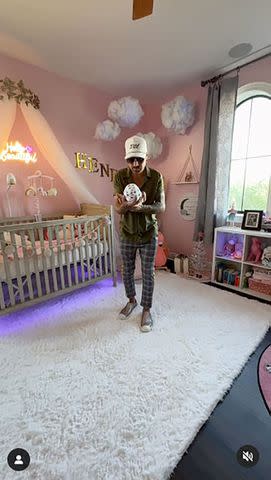 <p>ryan cabrera/instagram</p> Ryan Cabrera with newborn daughter in her pink bedroom