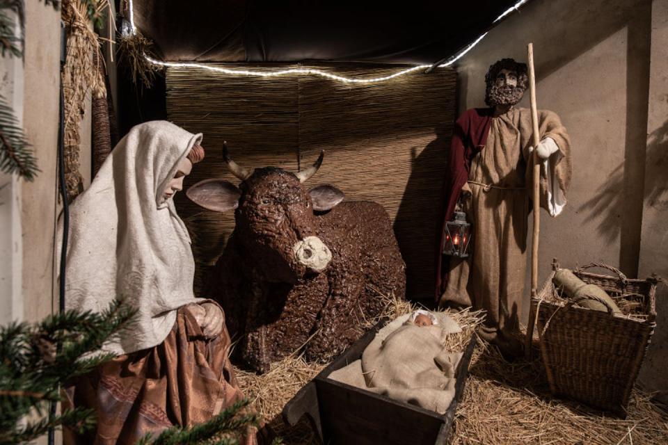 A Nativity scene showing the birth of Jesus in a manger. <a href="https://www.gettyimages.com/detail/news-photo/december-2020-lower-saxony-wieda-nativity-figures-are-news-photo/1229988769?adppopup=true" rel="nofollow noopener" target="_blank" data-ylk="slk:Swen Pförtner/picture alliance via Getty Images;elm:context_link;itc:0;sec:content-canvas" class="link ">Swen Pförtner/picture alliance via Getty Images</a>