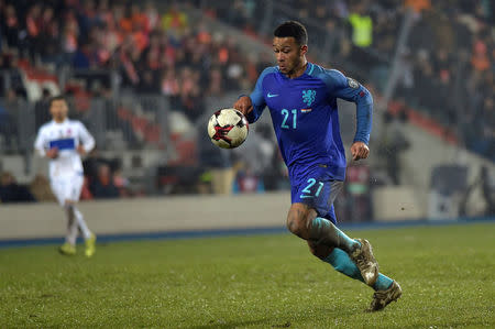 Football Soccer - Luxembourg v Netherlands - World Cup 2018 Qualifier - Josy Barthel Stadion, Luxembourg - 13/11/16 Netherland's Memphis Depay in action. REUTERS/Eric Vidal