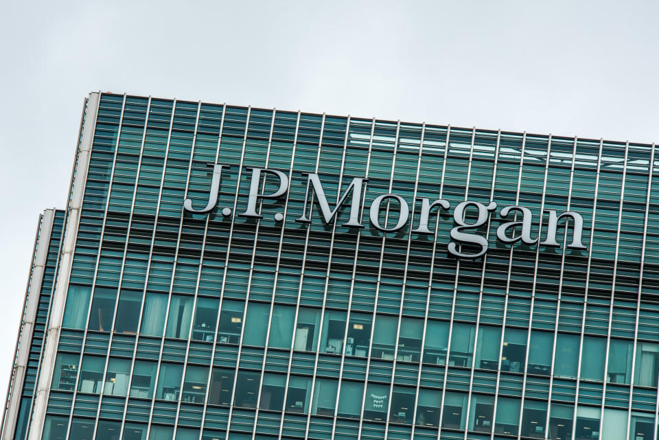 CANARY WHARF, LONDON, UNITED KINGDOM - 2017/09/20: JP Morgan building, from Millwall.  Stands in the Canary Wharf financial, business and shopping district in London, U.K., JP Morgan. (Photo by Brais G Rouco/SOPA Images/LightRocket via Getty Images)