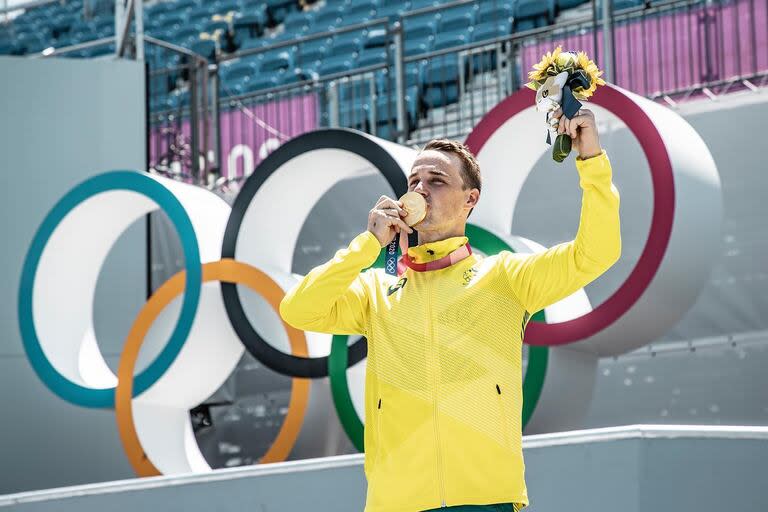 El festejo de Logan Martin tras ganar la medalla de oro en ciclismo BMX freestyle en representación de Australia en los Juegos Olímpicos de Tokio 2020. Foto: @loganmartinbmx