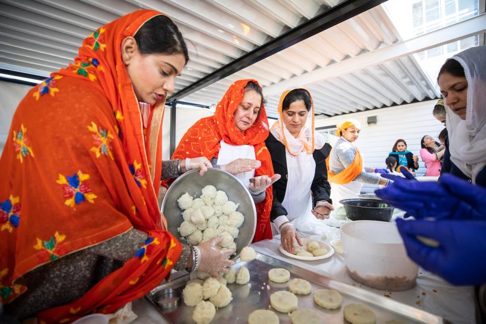 The preparation of free food for attendees is an important element of Vaisakhi events and pays tribute to the harvest festival roots of the parade.