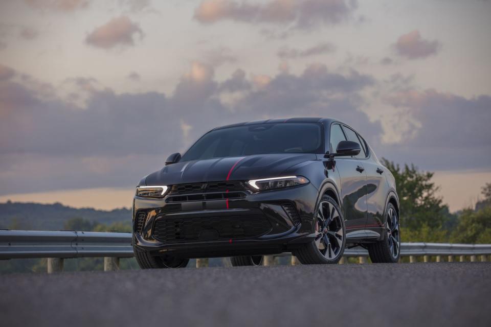 View Photos of the 2023 Dodge Hornet