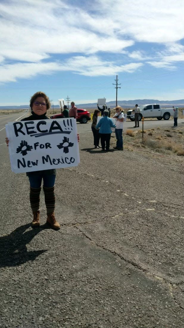 People gather at Trinity gate for support of 11th annual Tularosa Basin Downwinders peaceful demonstration