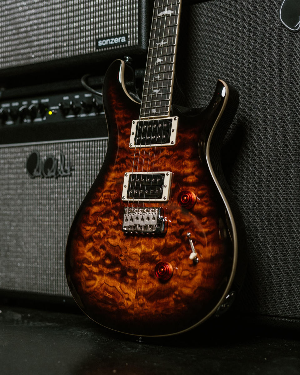 PRS SE Custom 24 Quilted Black Gold Burst