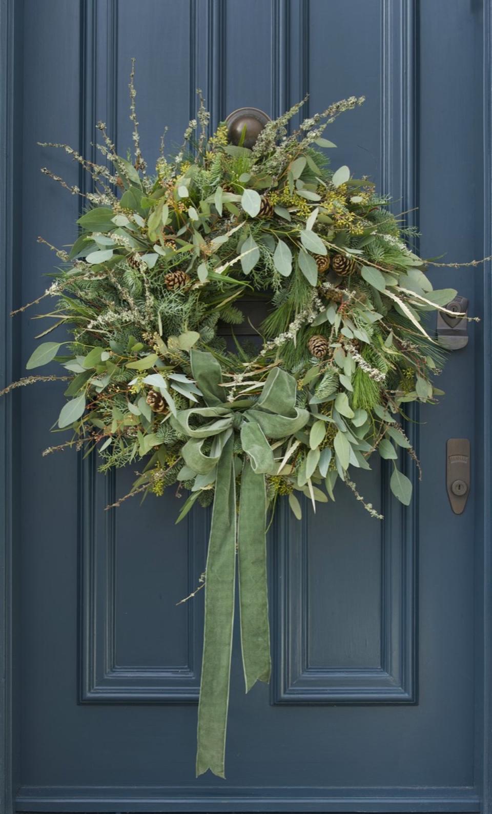 Take a masterclass to learn the art of the perfectly adorned wreath (Lavender Green)