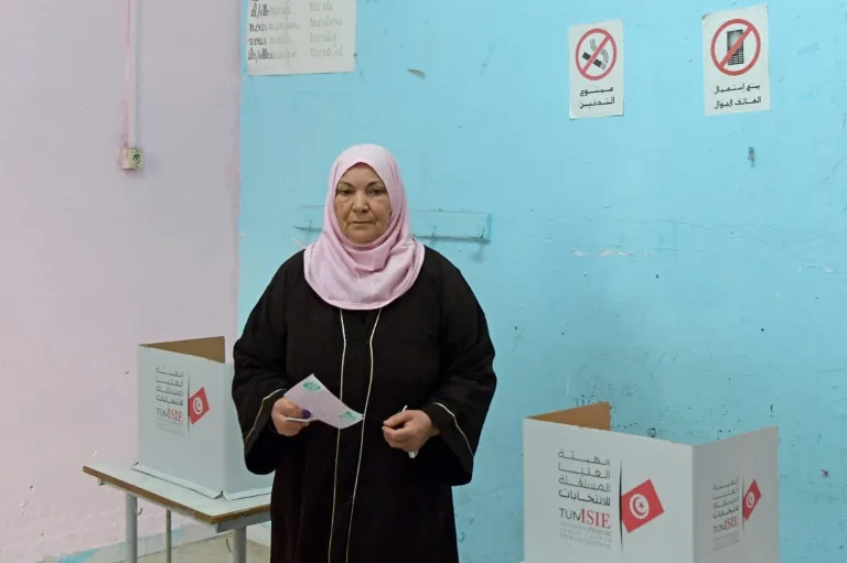 Tunisia votes for a new Parliament under the shadow of President Saied