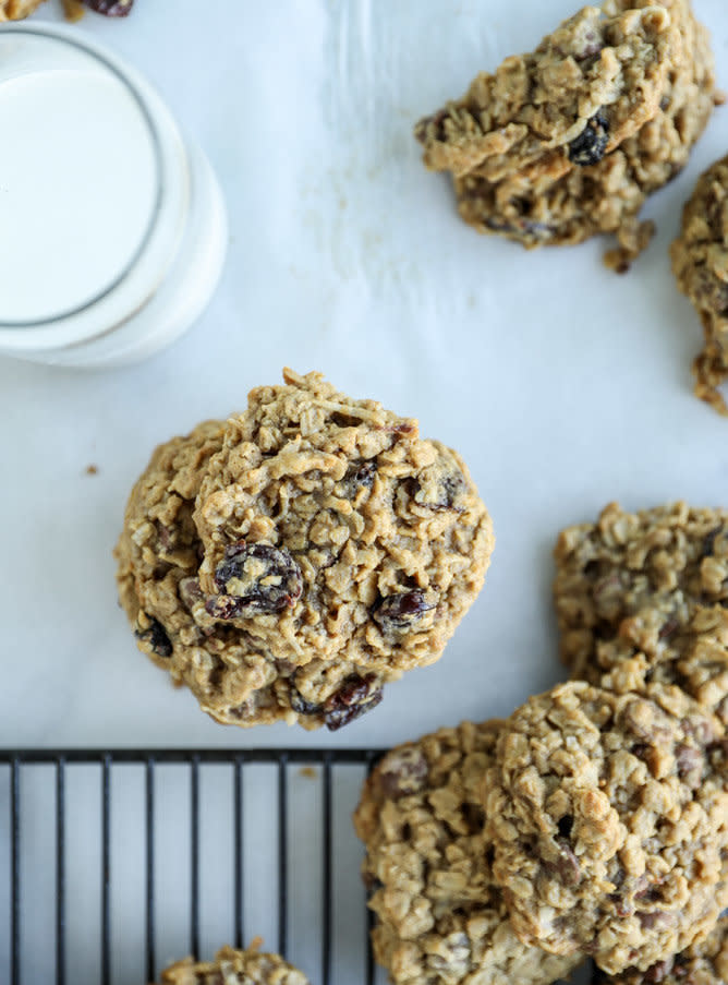 <strong>Get the <a href="http://www.howsweeteats.com/2016/12/bourbon-soaked-cherry-oatmeal-chocolate-chip-cookies/" target="_blank">Bourbon Soaked Cherry Oatmeal Chocolate Chip Cookies recipe</a>&nbsp;from How Sweet It Is</strong>
