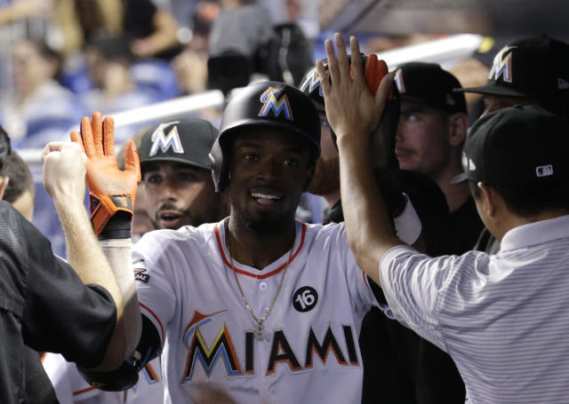 Dee Gordon heading to Mariners in trade with Marlins