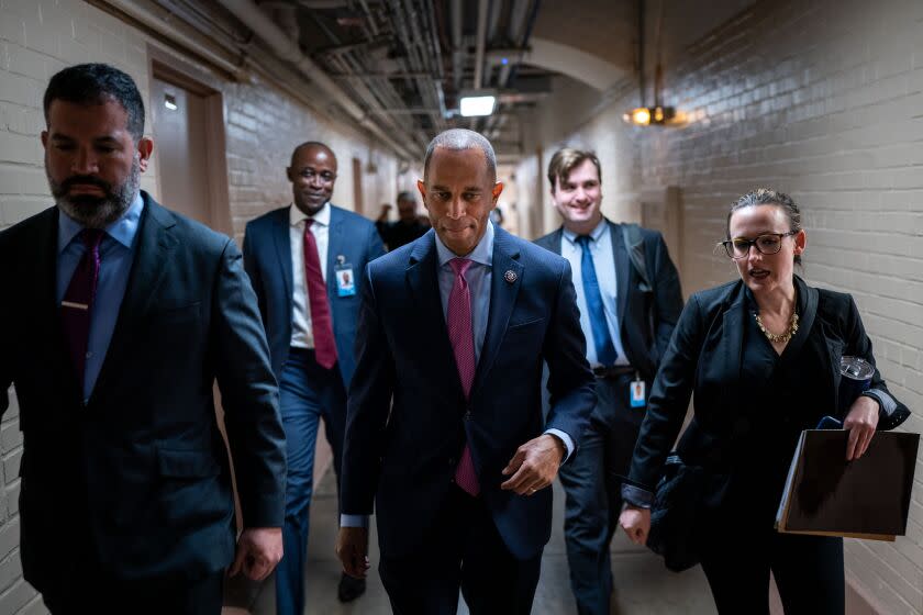 WASHINGTON, DC - NOVEMBER 15: Democratic Caucus Chair Rep. Hakeem Jeffries (D-NY) walks to a news conference on Capitol Hill on Tuesday, Nov. 15, 2022 in Washington, DC. (Kent Nishimura / Los Angeles Times)