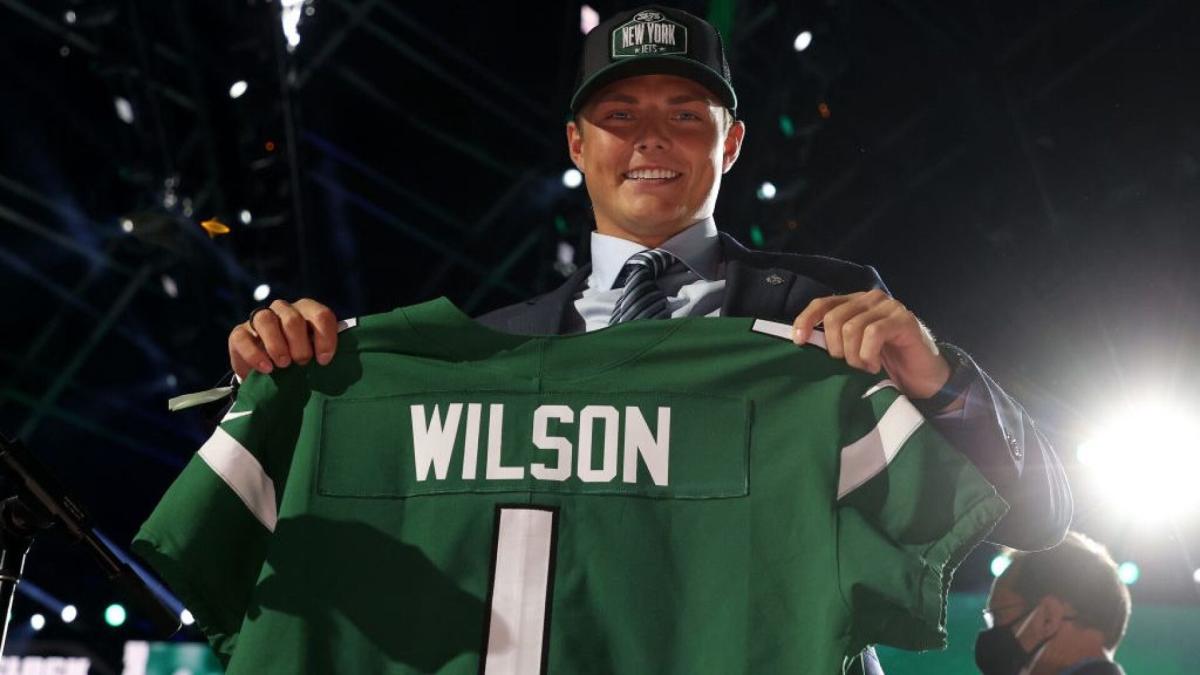 The 2021 quarterback first round officially becomes a disaster - Yahoo Sports