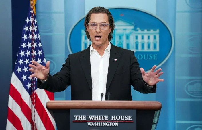 Actor Matthew McConaughey, a native of Uvalde, Texas as well as a father and a gun owner, speaks to reporters about mass shootings in the United States during a press briefing at the White House in Washington, U.S., June 7, 2022. (Kevin Lamarque/Reuters)