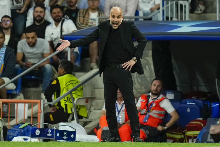 Pep Guardiola, a los gritos y sin cambios