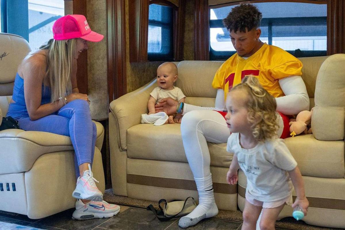 This is how Brittany Mahomes and family got ready for Patrick Mahomes'  first pre-season game