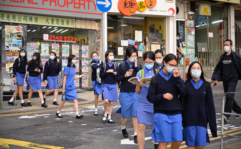 【換日線教育】香港小六生的英文程度，相當於臺灣高一生