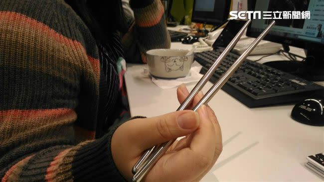 如何使用筷子引發話題。（示意圖／資料照）
