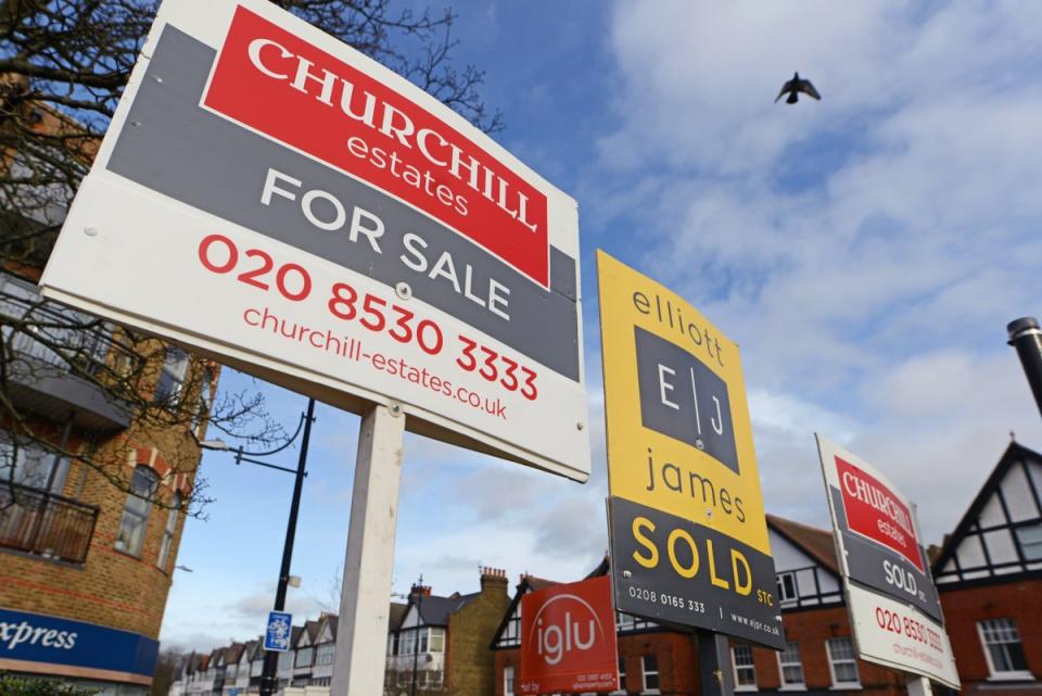 The number of UK house sales dipped last month, amid signs that rising mortgage rates are having an impact on transactions (Daniel Lynch)