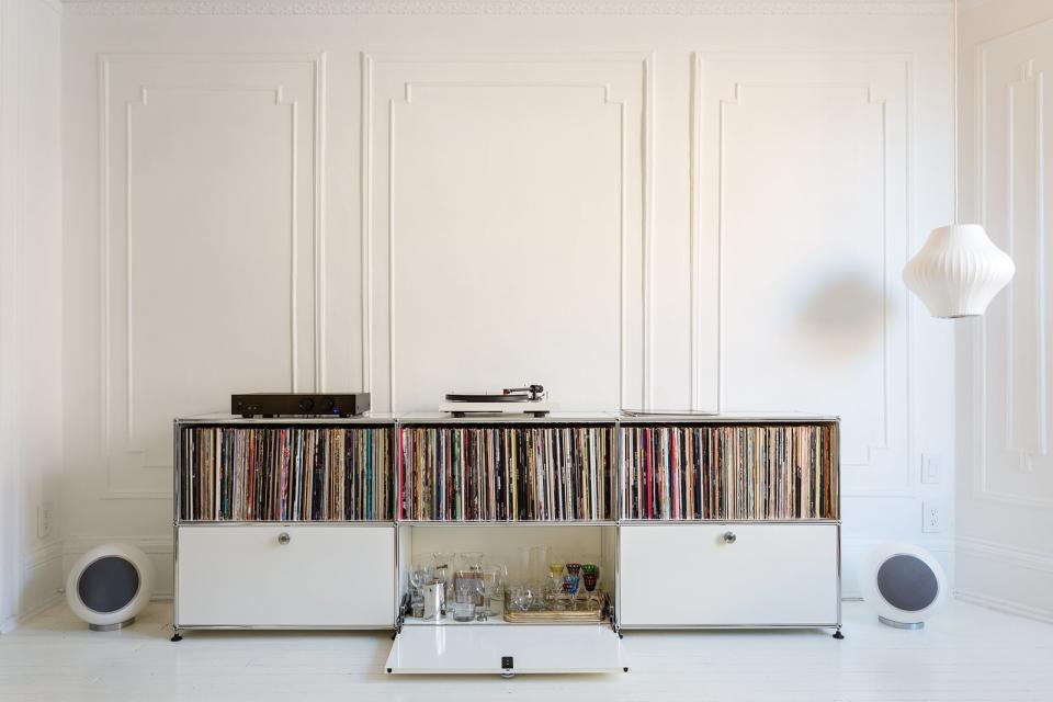 A USM credenza holds vinyl and booze. Music flows via a  Pro-Ject Debut III turntable, a pair of Elipson Planet L speakers, and a Music Hall Audio amplifier.
-
Brooklyn, New York
Dwell Magazine : July / August 2017