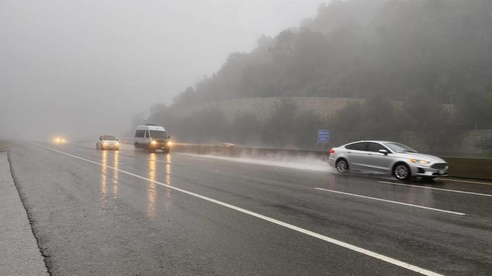 Northbound traffic on Highway 101 moves slowly over the Cuesta Grade as a storm brought heavy rain and high winds to San Luis Obispo County on Dec. 10, 2022. Joe Tarica/jtarica@thetribunenews.com