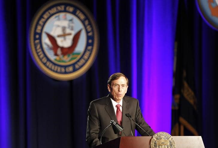 Former CIA Director and retired general David H. Petraeus speaks as the keynote speaker at the University of Southern California annual dinner for veterans and ROTC students, in Los Angeles, California March 26, 2013. REUTERS/Alex Gallardo