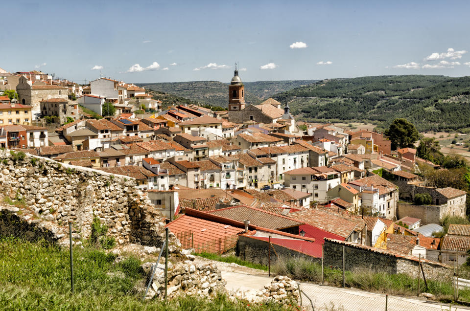 <p>Aunque Horche ha saltado a los medios por este caso, la localidad tiene mucho más que ofrecer a sus visitantes. Su principal monumento es la Iglesia de Asunción de Santa María y destacan también el Convento de San Francisco o la Ermita de la Virgen de la Soledad. (Foto: Getty Images).</p> 