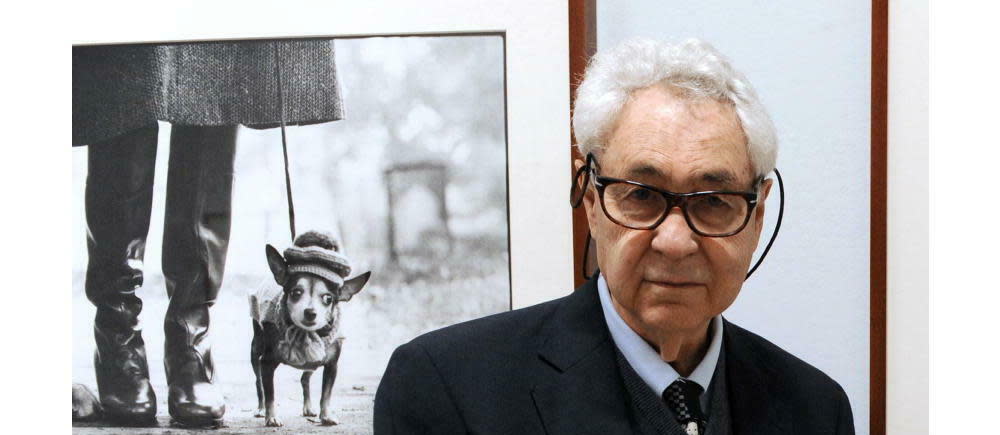 Elliott Erwitt a promené sur le monde pendant plus de huit décennies un regard paradoxal : moqueur mais tendre, drôle mais pas toujours optimiste.  - Credit:MIGUEL MEDINA / AFP