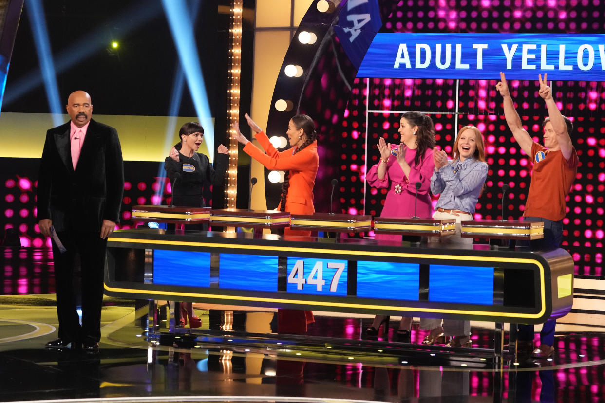 The cast of 'Yellowjackets' faces off on 'Celebrity Family Feud.' (Photo: ABC/Eric McCandless)