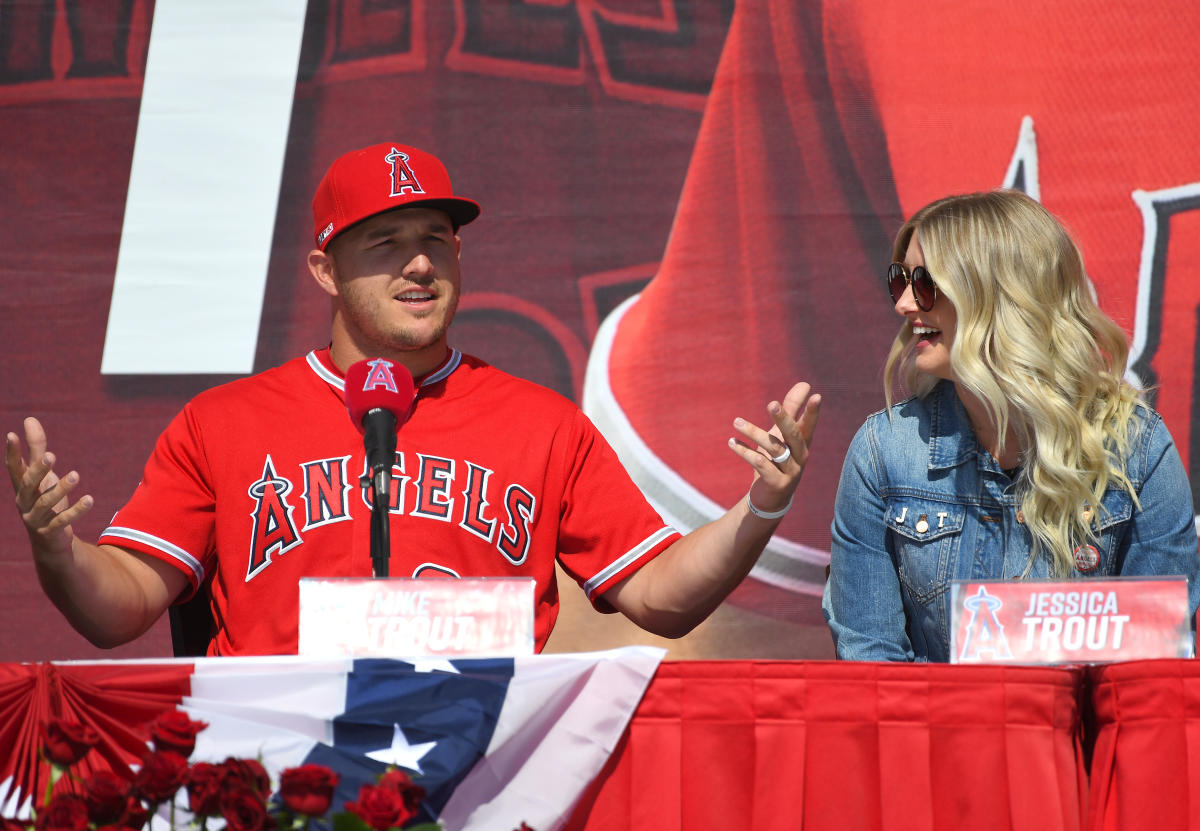 Infant Nike Mike Trout Red Los Angeles Angels Player Name & Number T-Shirt