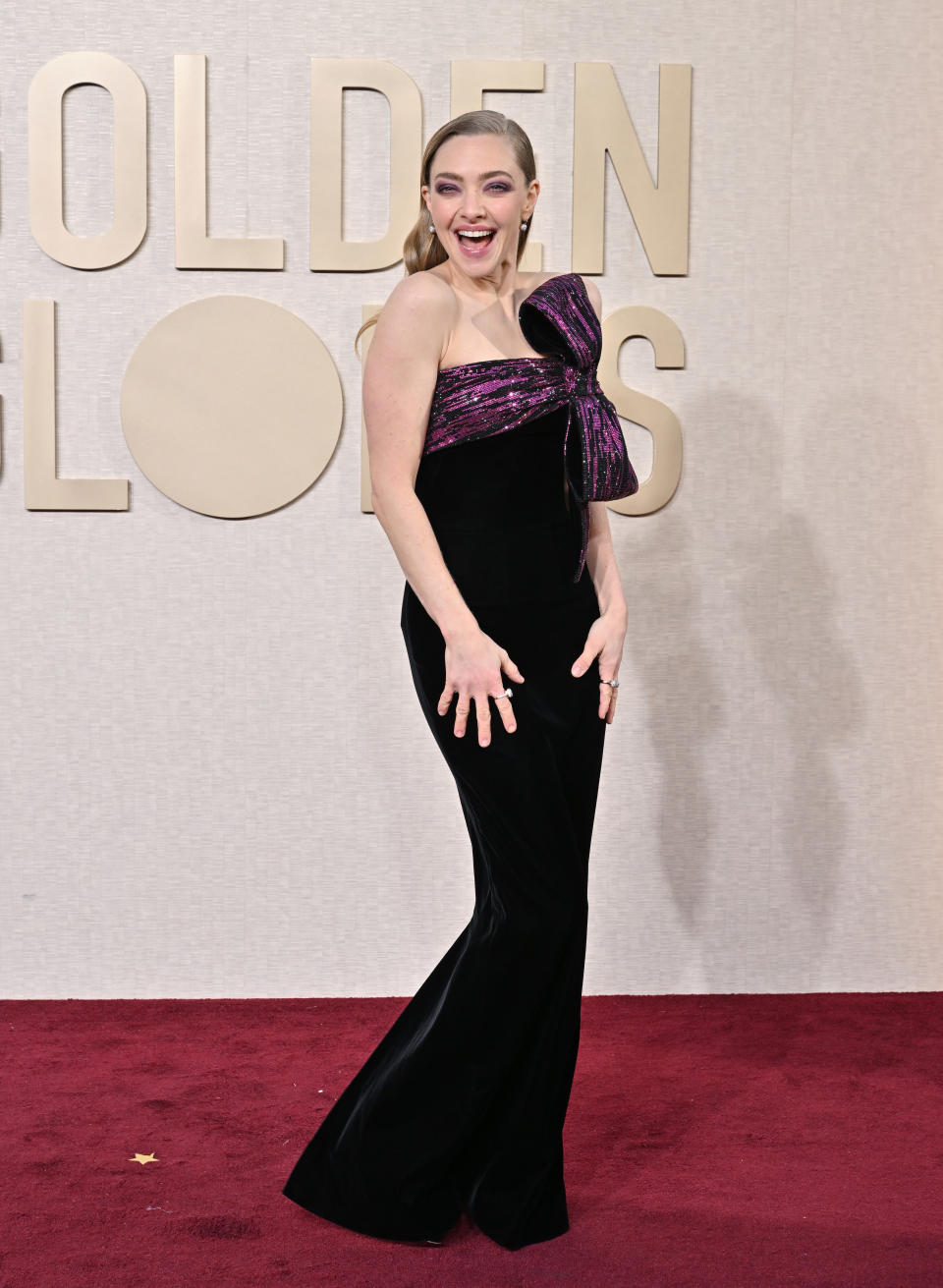 BEVERLY HILLS, CALIFORNIA - JANUARY 07: Amanda Seyfried attends the 81st Annual Golden Globe Awards at The Beverly Hilton on January 07, 2024 in Beverly Hills, California. (Photo by Axelle/Bauer-Griffin/FilmMagic)