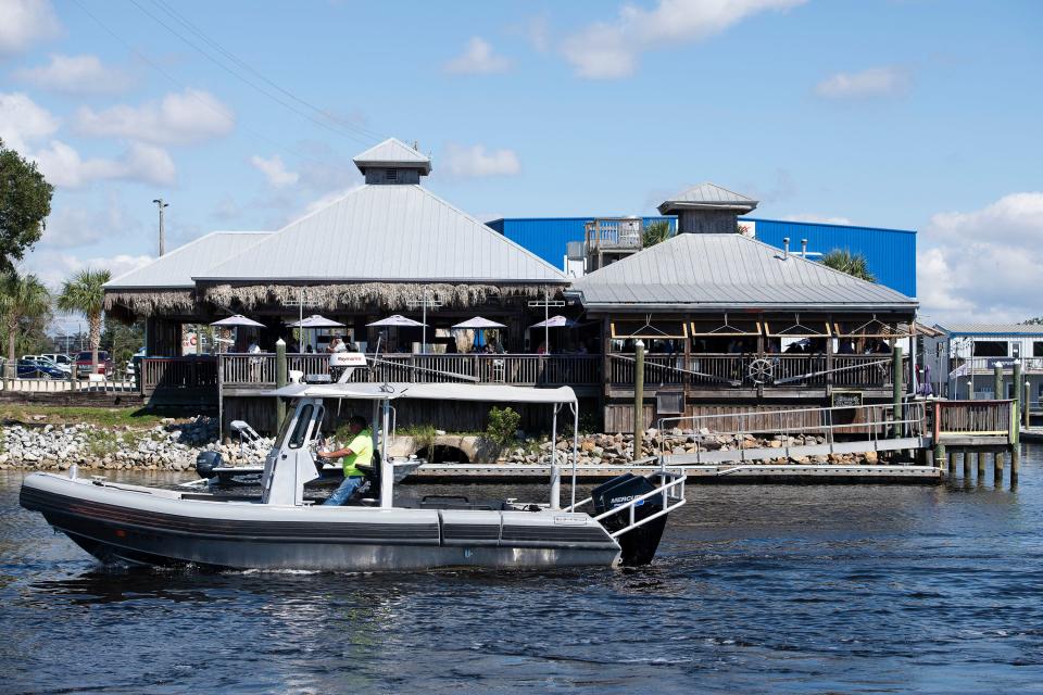 The Oar House restaurant boasts some of the best waterfront dining views in the area. The Oar House's western-facing views give patrons spectacular sunset views during the dinner hour.