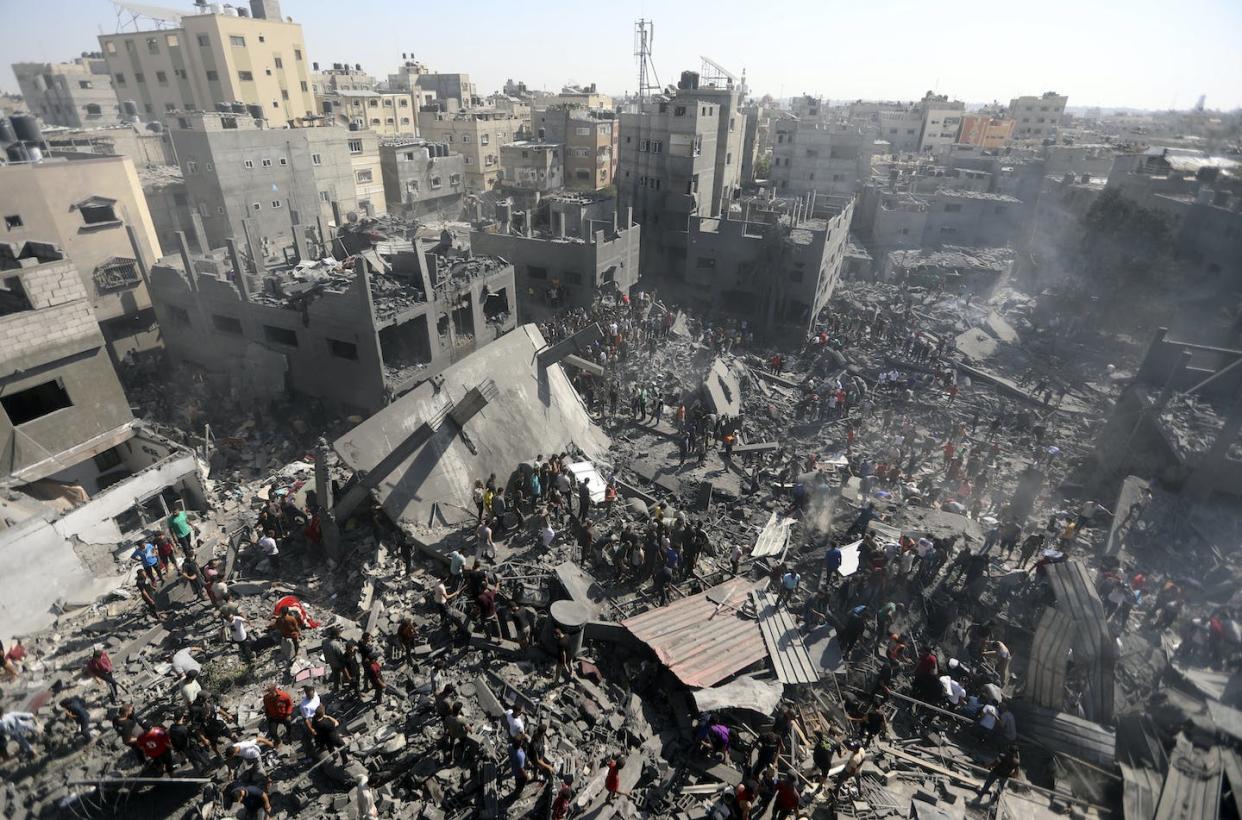 Images of devastation, like the one shown here following an Israeli airstrike in the southern Gaza Strip, can take a heavy mental toll. <a href="https://newsroom.ap.org/detail/IsraelPalestinians/e5979cd00edf456988197486126a64d5/photo?Query=gaza%20strip&mediaType=photo&sortBy=&dateRange=now-24h&totalCount=64&currentItemNo=23" rel="nofollow noopener" target="_blank" data-ylk="slk:AP Photo/Mohammed Dahman;elm:context_link;itc:0;sec:content-canvas" class="link ">AP Photo/Mohammed Dahman</a>