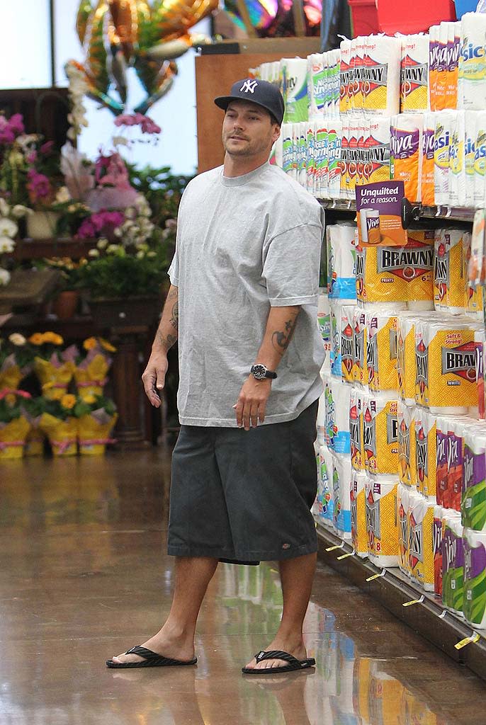 Federline Kevin Groc Store