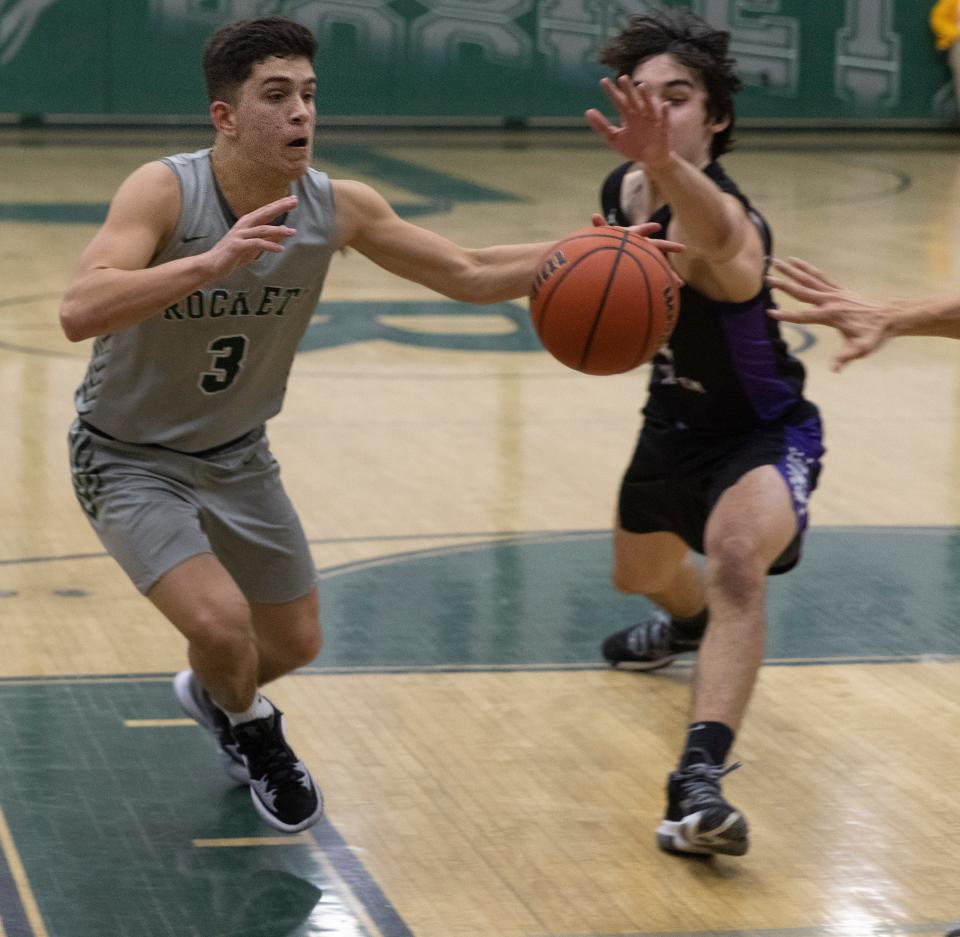 Rumson-Fair Haven Boys Basketball defeats Raritan in Hazlet, NJ on January 20, 2022. 